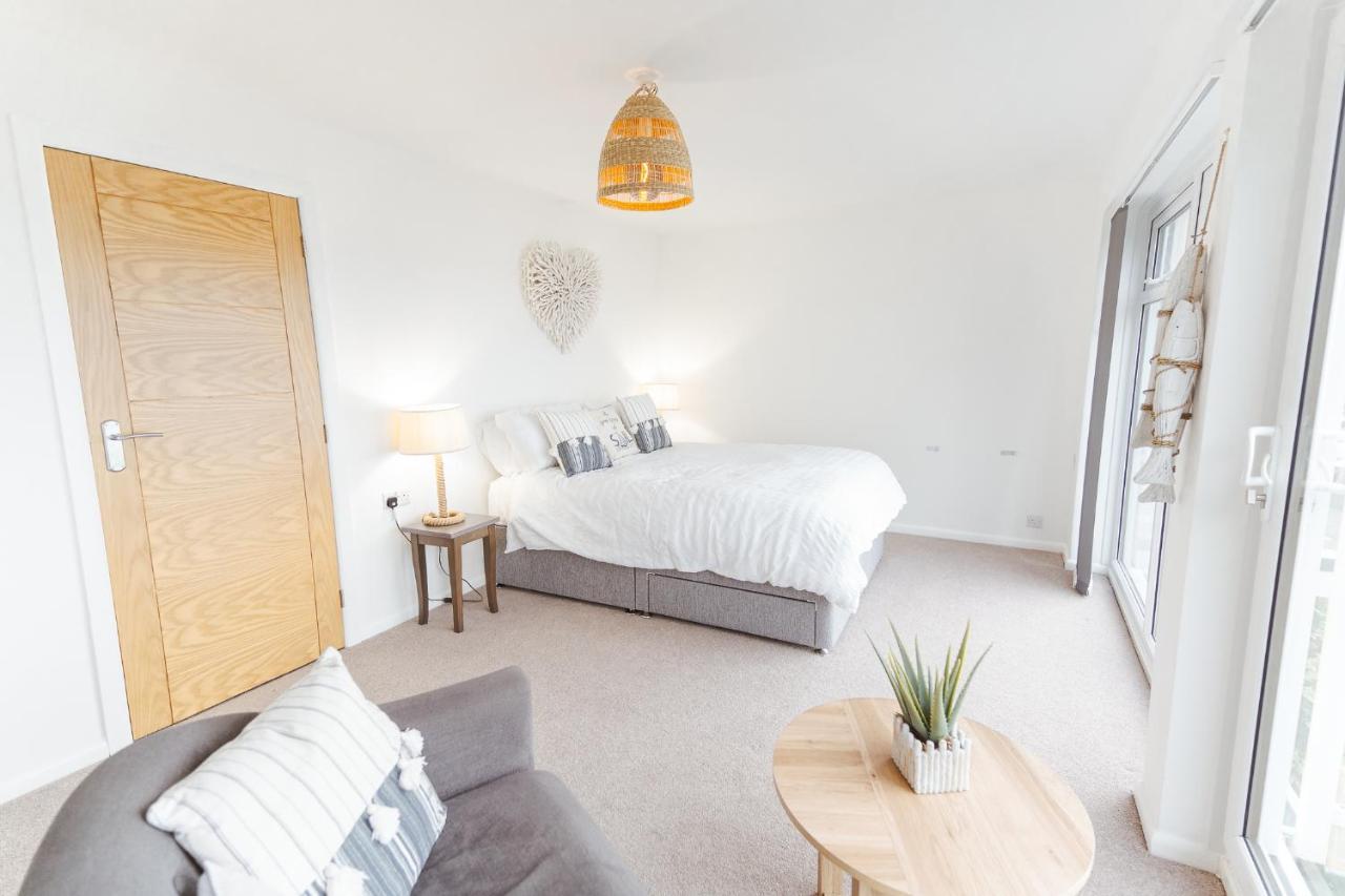 Watersedge Retreat, Views, Sunsets, Dogs Welcome Sandside  Exterior photo