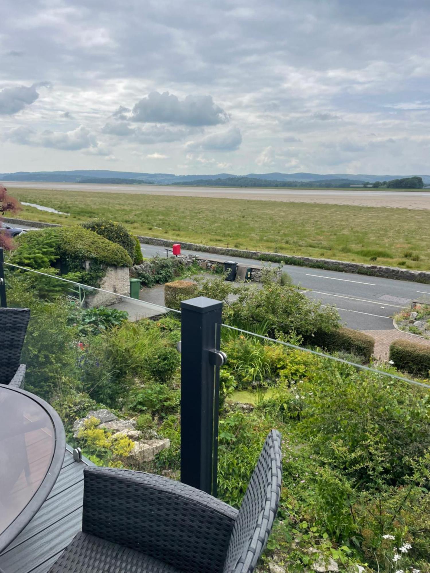 Watersedge Retreat, Views, Sunsets, Dogs Welcome Sandside  Exterior photo